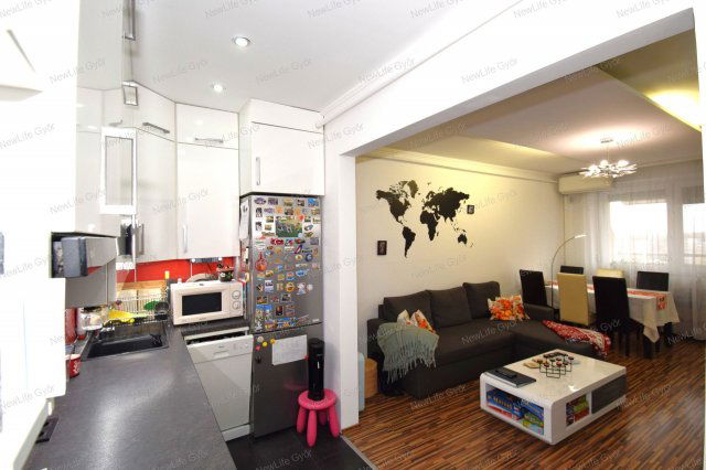 Eladó panellakás, Győrött 65.9 M Ft, 3+1 szobás