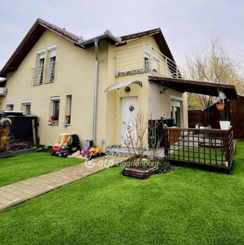 Eladó téglalakás, Gyömrőn 99.9 M Ft, 3+1 szobás