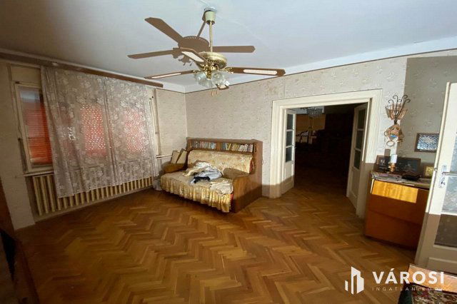 Eladó családi ház, Újkígyóson 19.5 M Ft, 8 szobás