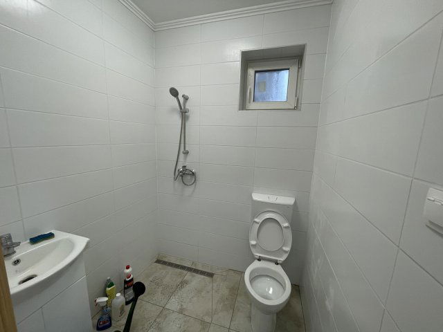 Kiadó üzlethelyiség, Nyíregyházán 350 E Ft / hó, 1+4 szobás