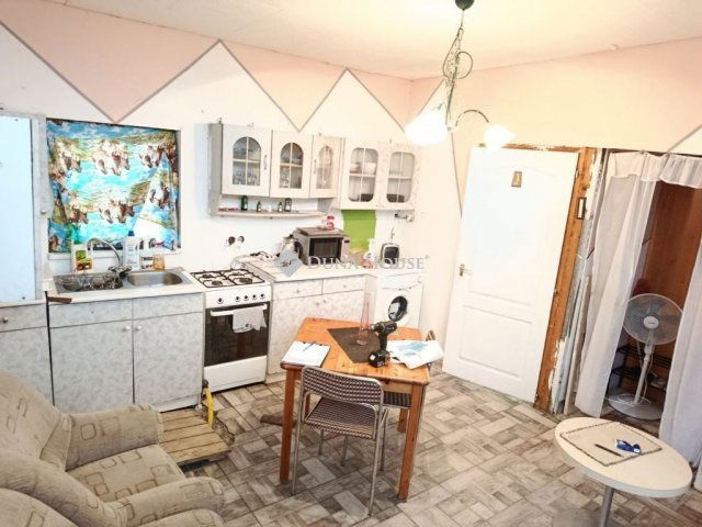 Eladó családi ház, Mikepércsen 9.8 M Ft, 3 szobás