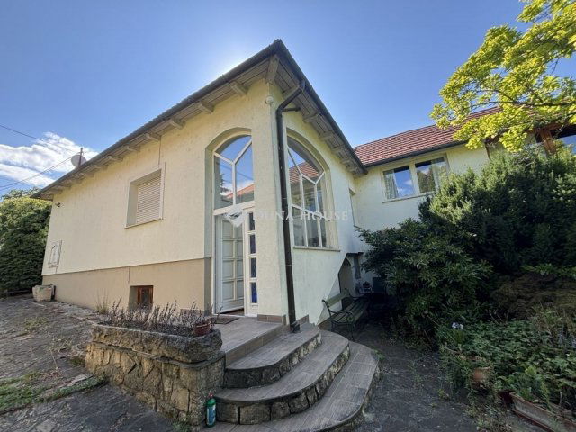 Eladó családi ház, Lábatlanon 76.9 M Ft, 4 szobás