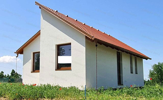 Eladó családi ház, Balatonszárszón 56.5 M Ft