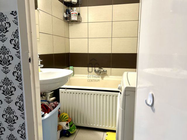 Eladó panellakás, Győrött 50.9 M Ft, 3 szobás