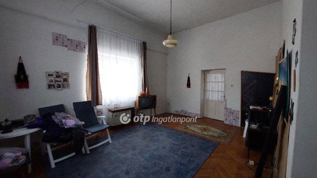 Eladó sorház, Kisújszálláson 12.5 M Ft, 1 szobás