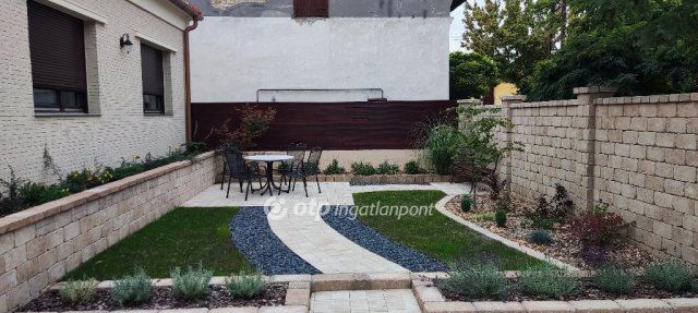 Eladó családi ház, Pápán 119 M Ft, 3+1 szobás