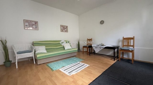 Eladó családi ház, Szombathelyen 24.5 M Ft, 1 szobás