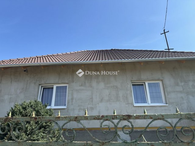 Eladó családi ház, Kajászón 115 M Ft, 2 szobás