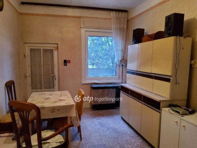 Eladó családi ház, Turán 58 M Ft, 3 szobás