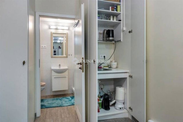 Eladó üzlethelyiség, Budapesten, VI. kerületben 37.719 M Ft