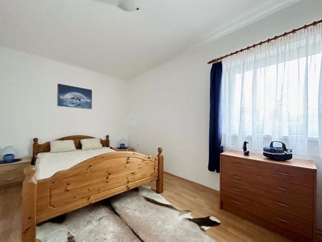 Eladó családi ház, Kozármislenyen 183.9 M Ft, 6 szobás