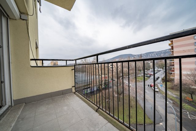 Eladó téglalakás, Budapesten, III. kerületben 79.9 M Ft
