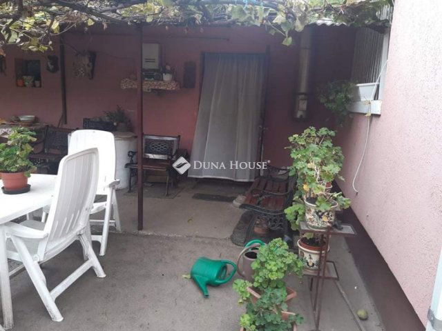 Eladó családi ház, Pusztaszabolcson 80 M Ft, 5 szobás