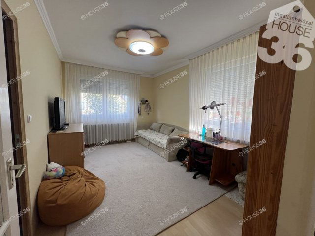 Eladó családi ház, Kecskeméten 88.5 M Ft, 5 szobás