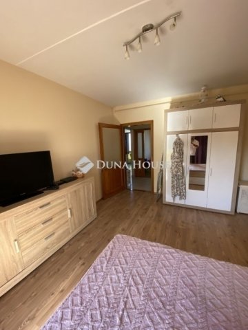 Eladó panellakás, Pécsett 42.4 M Ft, 2 szobás