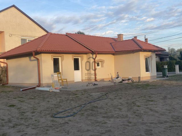 Eladó családi ház, Abonyban 34.9 M Ft, 2 szobás