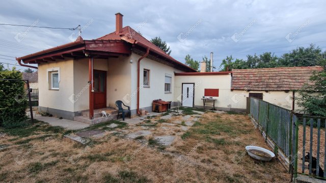 Eladó családi ház, Nagyigmándon 63 M Ft, 2 szobás