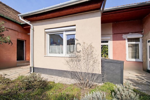 Eladó családi ház, Budapesten, XV. kerületben 54.9 M Ft