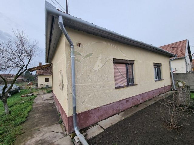 Eladó családi ház, Sarkadon 10.25 M Ft, 2 szobás