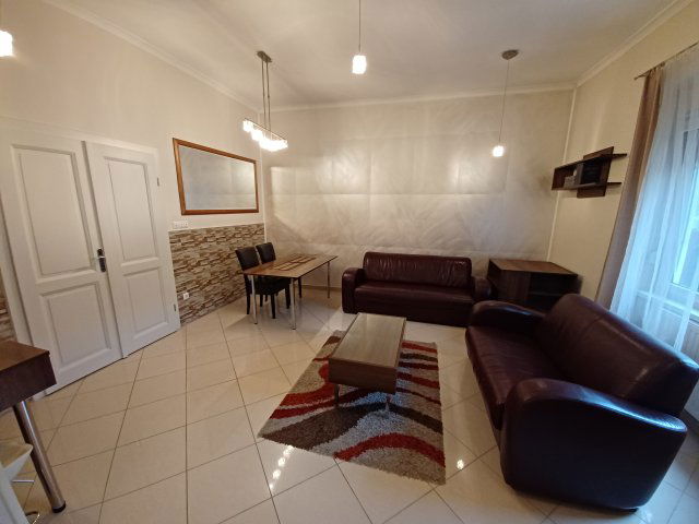 Kiadó ikerház, albérlet, Győrött, Babits Mihály utcában