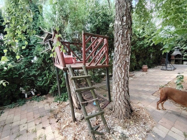 Eladó családi ház, Pécsett 89.9 M Ft, 5+5 szobás