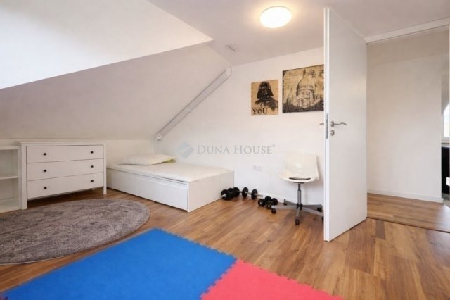 Eladó családi ház, Fóton 262.28 M Ft, 10 szobás