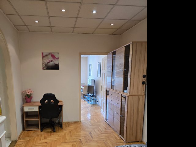 Eladó téglalakás, Budapesten, V. kerületben 94.9 M Ft, 1 szobás