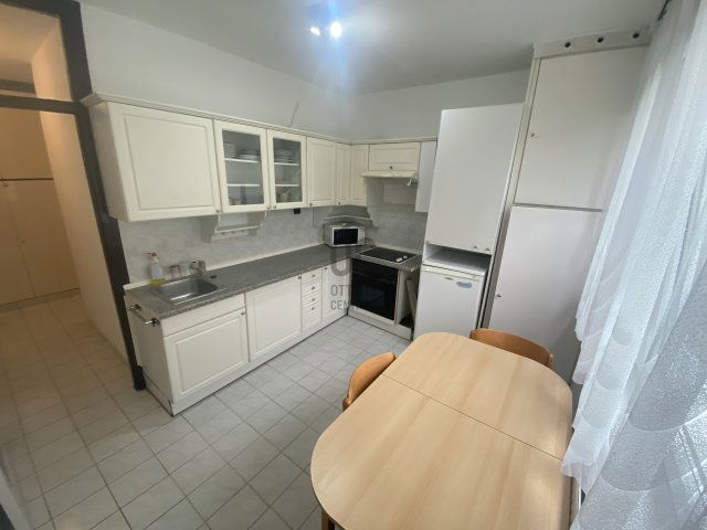 Kiadó panellakás, albérlet, Debrecenben 280 E Ft / hó, 3 szobás