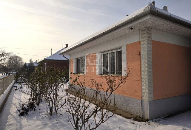 Eladó családi ház, Dunaharasztin 75.99 M Ft, 3+1 szobás