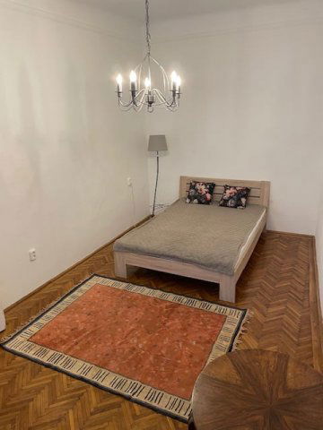 Kiadó téglalakás, albérlet, V. kerületben, Múzeum körúton