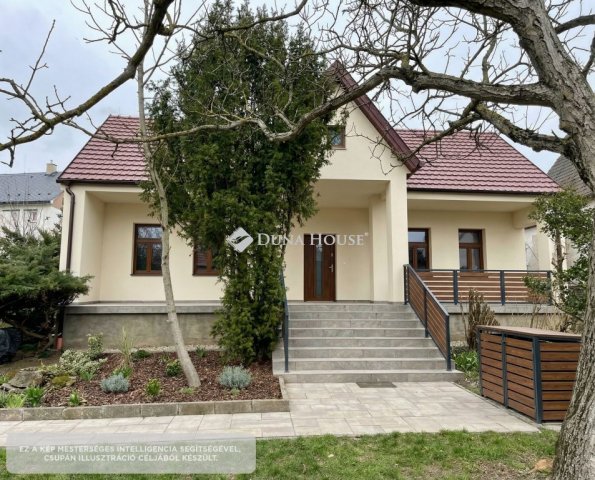 Eladó családi ház, Csabdiban 49 M Ft, 2 szobás