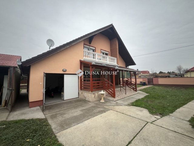 Eladó családi ház, Tápiószentmártonon 69.9 M Ft, 5 szobás