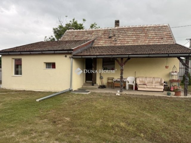 Eladó családi ház, Csévharaszton 64.99 M Ft, 2 szobás