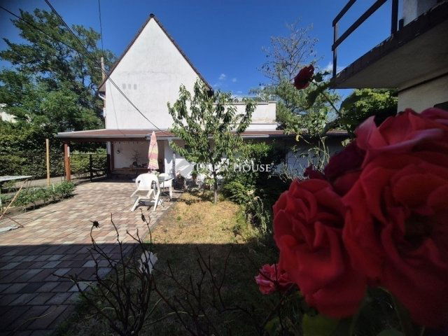 Eladó családi ház, Budapesten, III. kerületben 76.5 M Ft