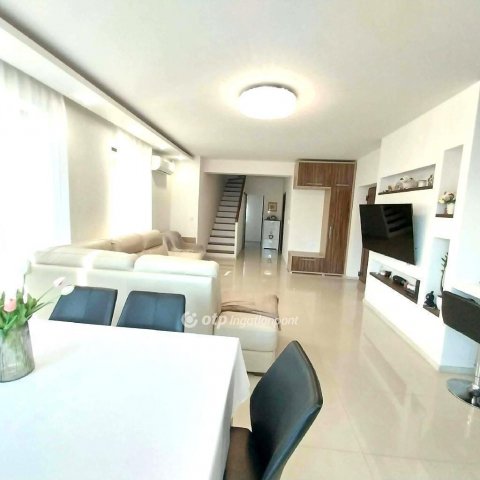 Eladó ikerház, Nyíregyházán 219 M Ft, 5 szobás