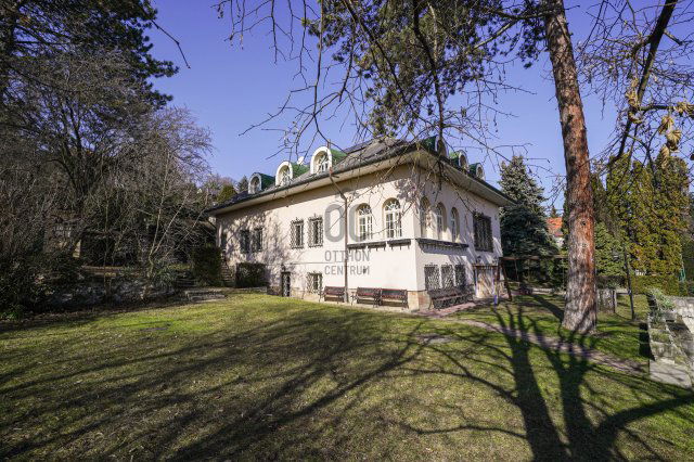Eladó hotel, Leányfaluban 450 M Ft / költözzbe.hu