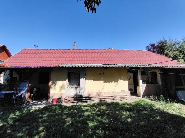 Eladó családi ház, Szentesen 15 M Ft, 2 szobás