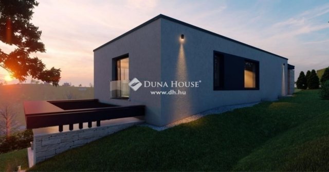 Eladó családi ház, Pécsett 385 M Ft, 4 szobás