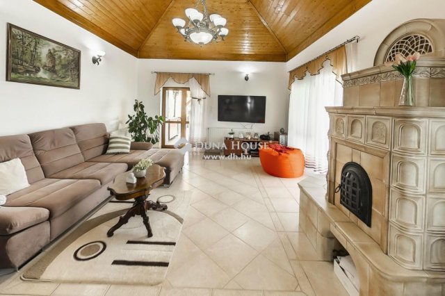 Eladó családi ház, Polgárdin 195 M Ft, 5 szobás