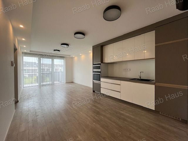 Kiadó téglalakás, albérlet, Győrött 320 E Ft / hó, 4 szobás