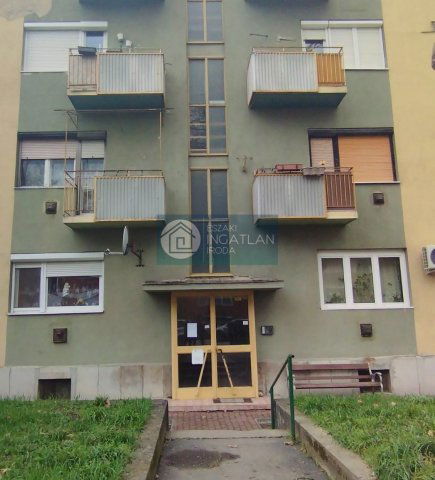 Eladó téglalakás, Ózdon 9.5 M Ft, 2 szobás