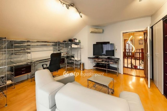 Eladó családi ház, Budapesten, XVIII. kerületben 269.9 M Ft