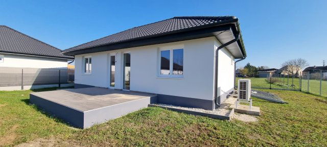 Eladó családi ház, Bicskén 60 M Ft, 3 szobás