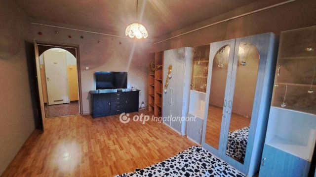 Eladó panellakás, Mezőhegyesen 14.5 M Ft, 2+1 szobás