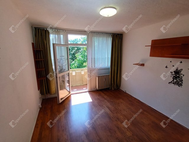 Eladó panellakás, Szegeden 44.98 M Ft, 2 szobás