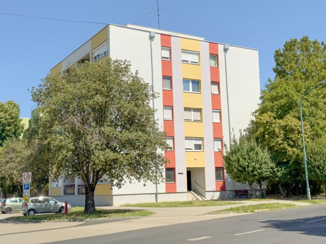 Eladó téglalakás, Ajkán 33.9 M Ft, 1+1 szobás