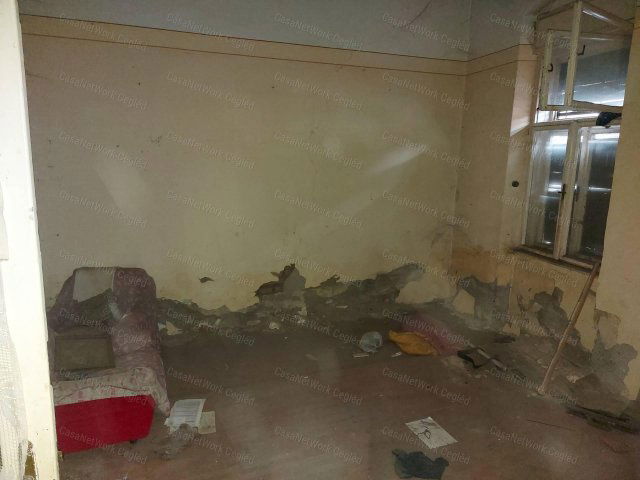 Eladó családi ház, Szolnokon 30 M Ft, 4 szobás