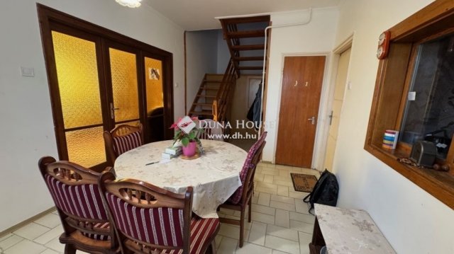 Eladó téglalakás, Debrecenben 85 M Ft, 4 szobás