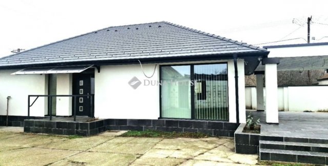 Eladó családi ház, Izsákon 59.5 M Ft, 3 szobás