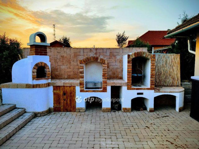 Eladó családi ház, Sólyon 165 M Ft, 5 szobás